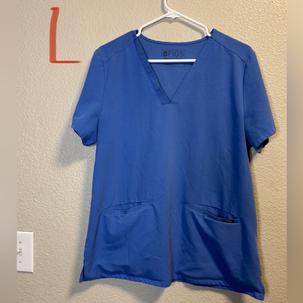 Figs scrub top